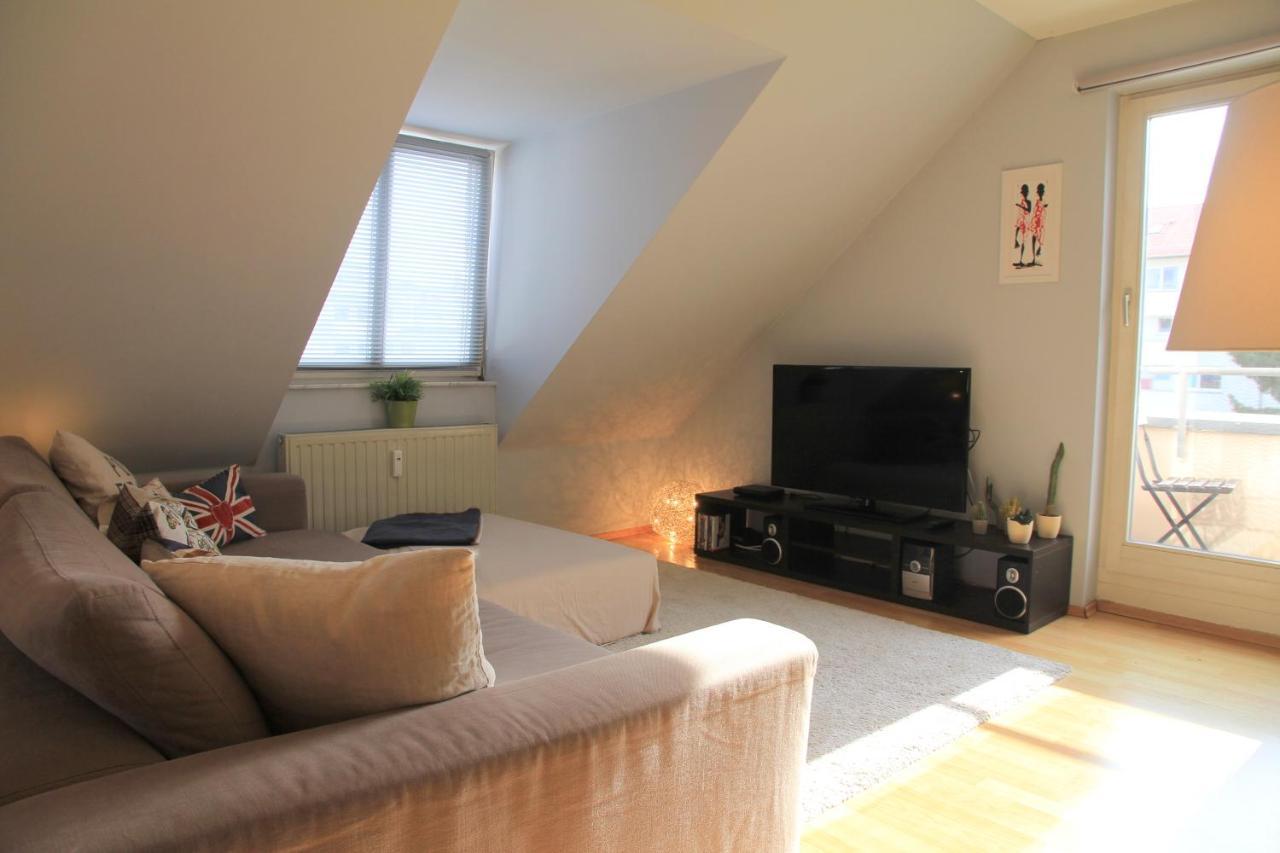 Ruhige Gemütliche 2z-whg In S-west Apartment